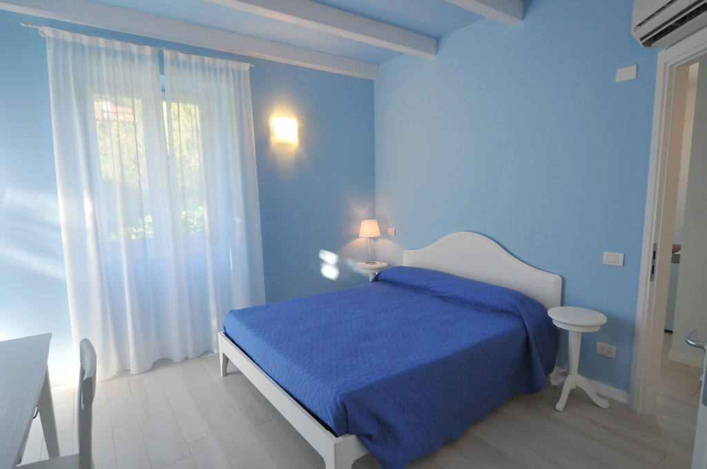 Villa Carolina Domaso Room photo
