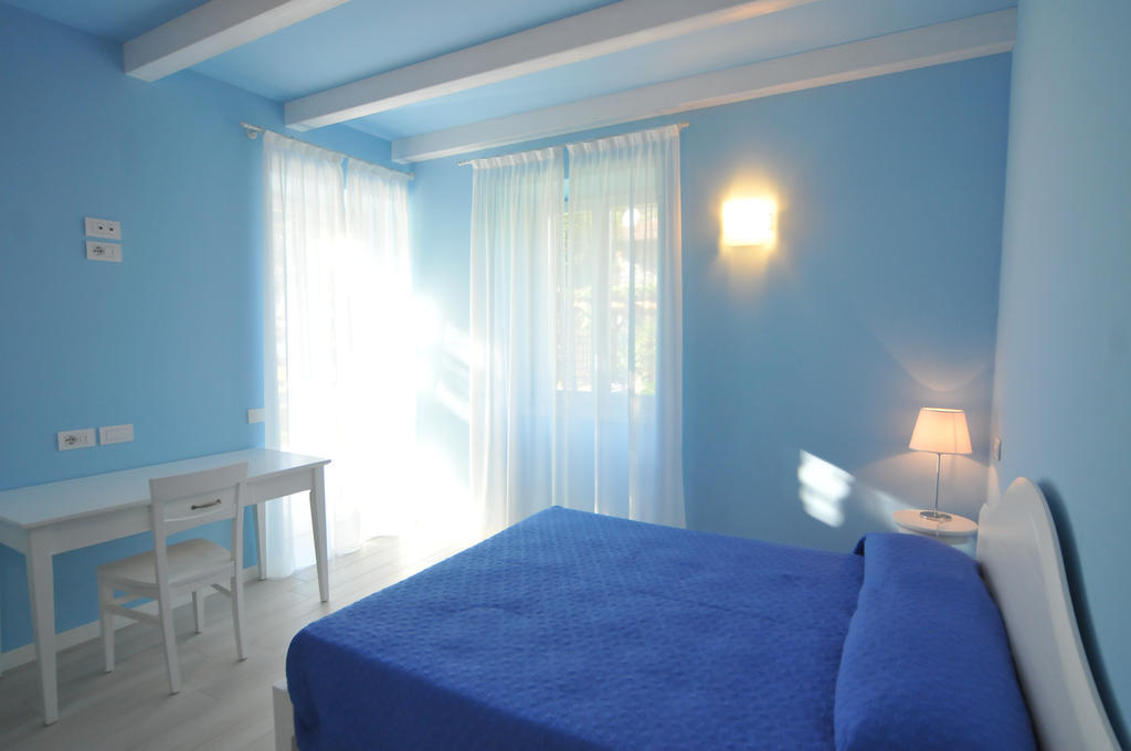 Villa Carolina Domaso Room photo