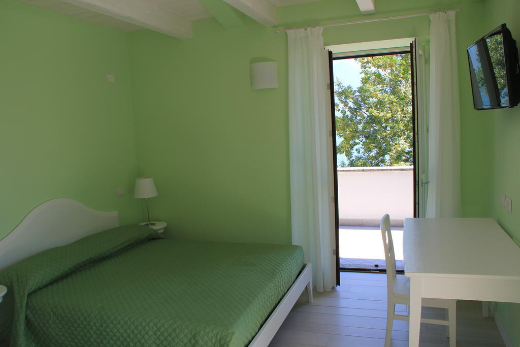 Villa Carolina Domaso Room photo